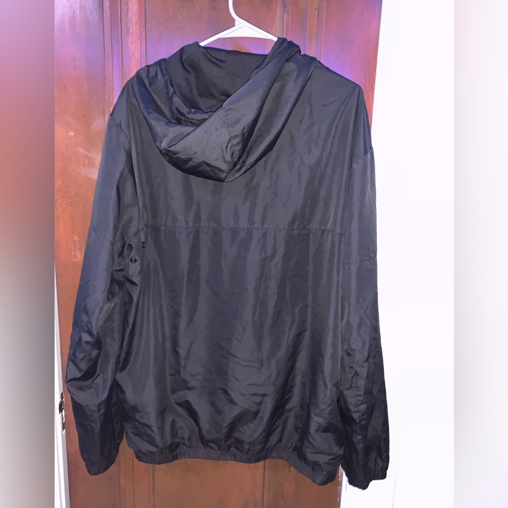 Windbreaker - Picture 3 of 4